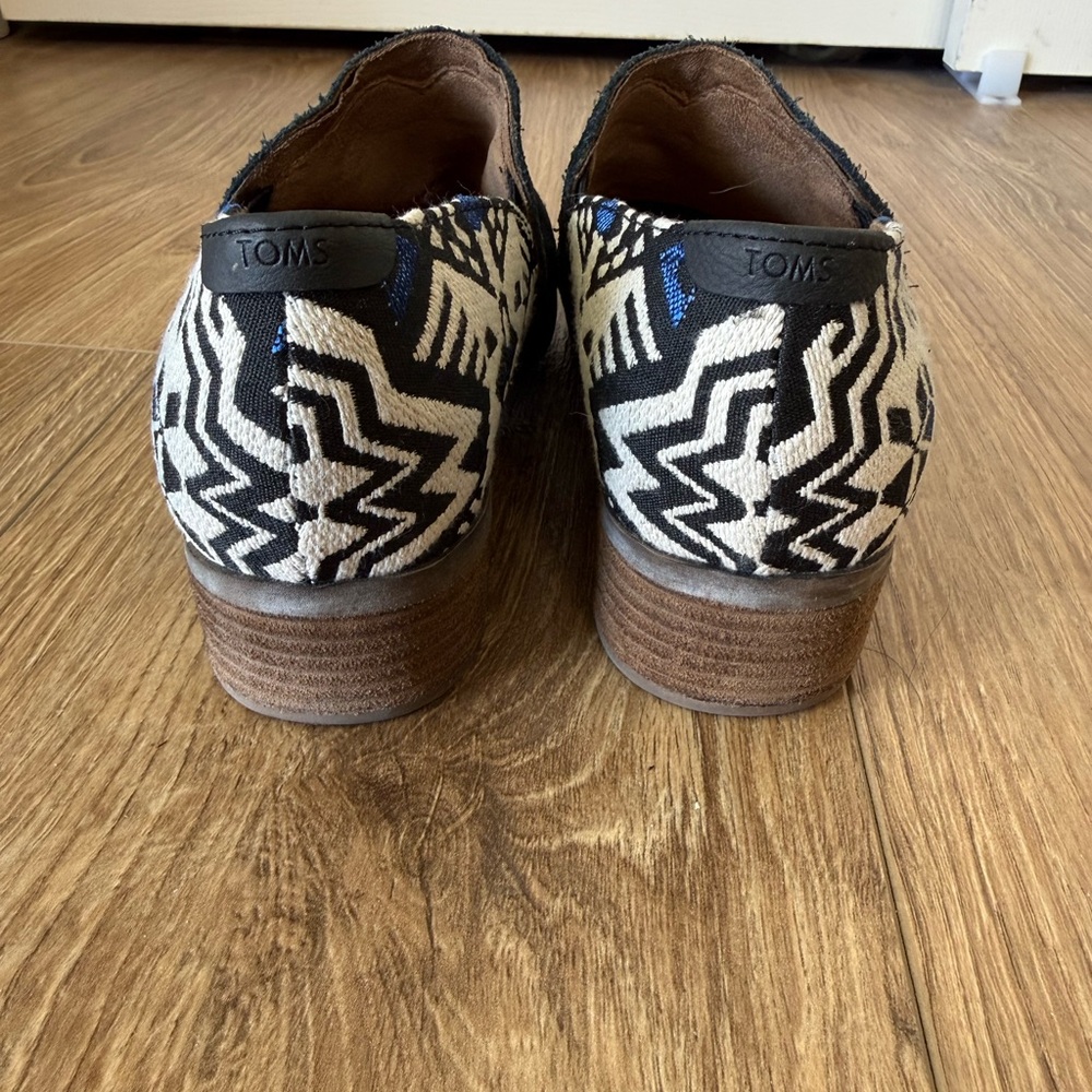 Tom’s Black Suede Ankle Bootie Aztec - Picture 5 of 12